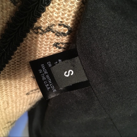 Sleek VPL eye hook vest - Picture 7 of 8